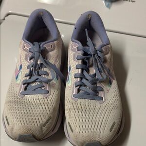 Women’s Ghost running shoe